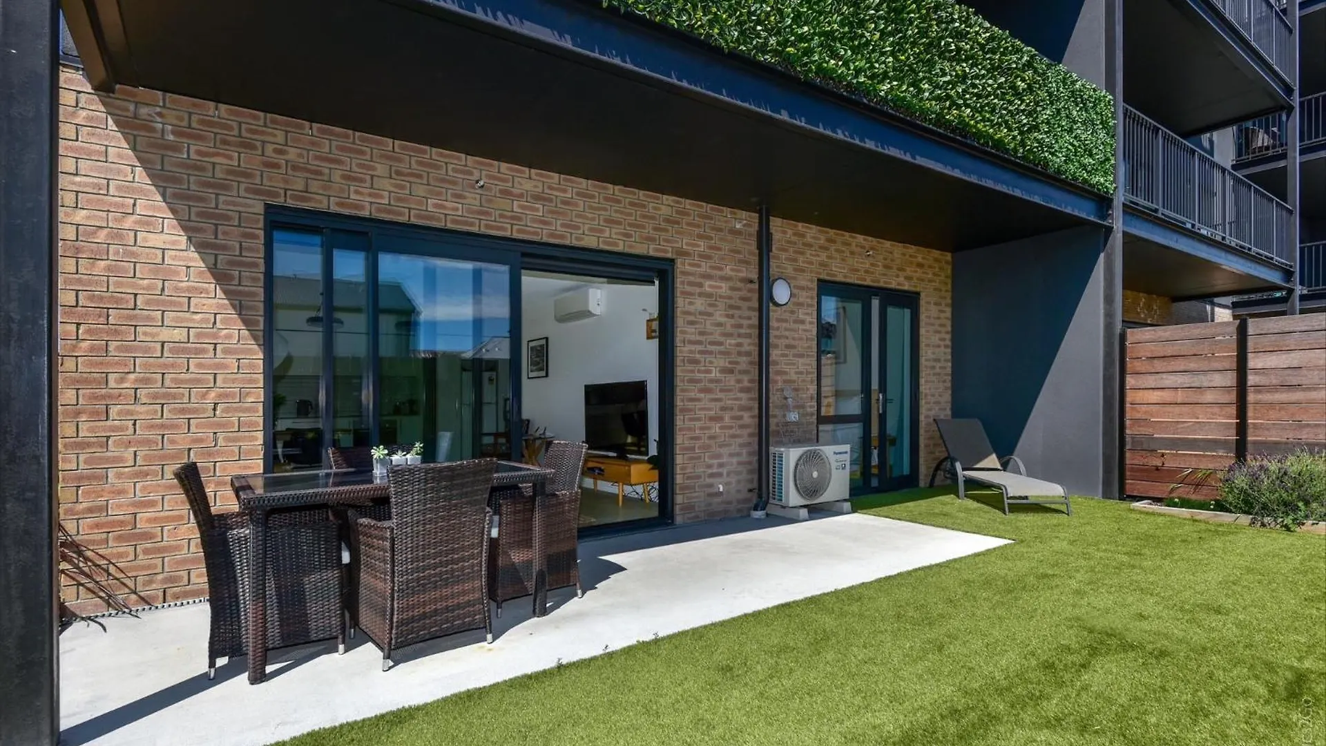 Latimer Central - Christchurch Holiday Homes Apartment